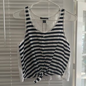 Poshmark NWT sz 8 (US) front removable tie, button down, back white eyelet